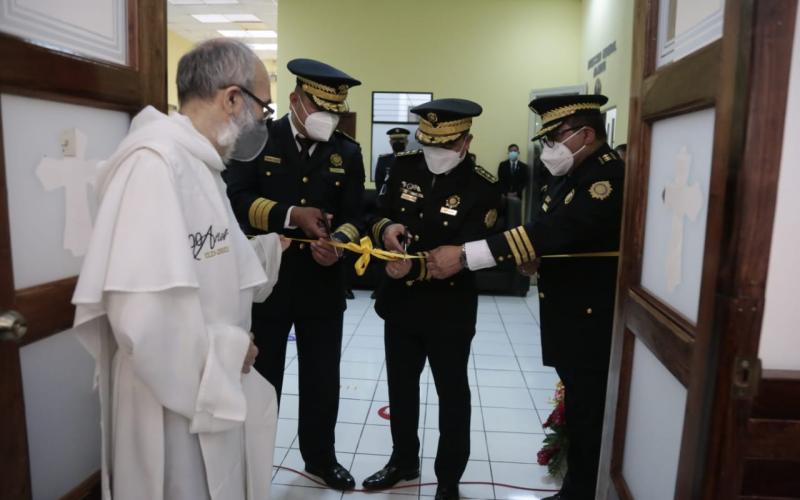 Inauguran capilla policial y develan placas en honor a los héroes caídos 