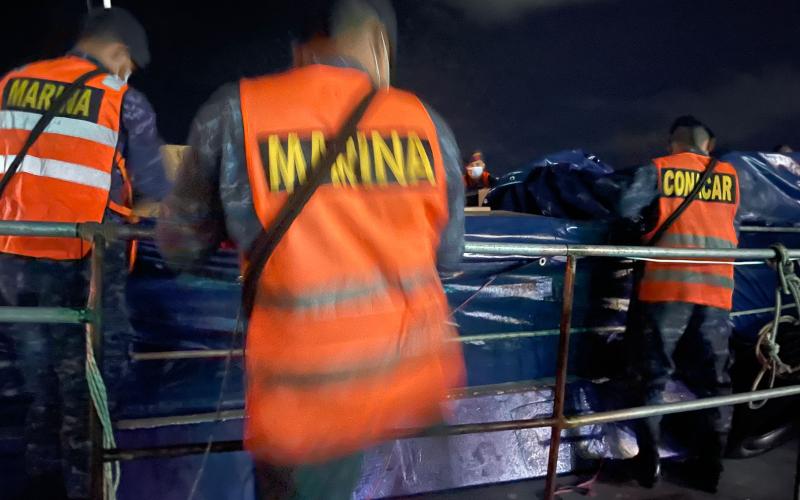 Ejército de Guatemala interceptó dos embarcaciones en aguas del mar Caribe.