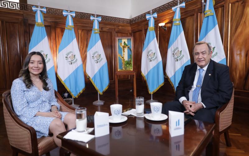 En Consulta con el Dr. Giammattei