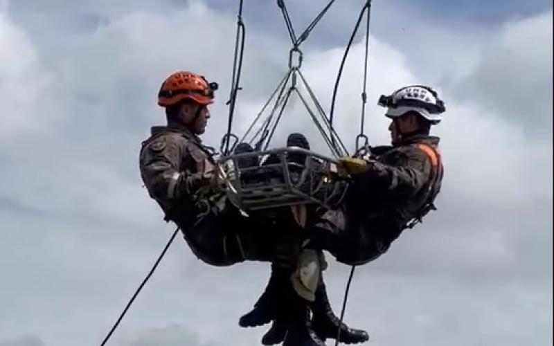 Soldados del Batallón Humanitario y de Rescate del Ejército de Guatemala son certificados en técnicas de búsqueda y rescate.
