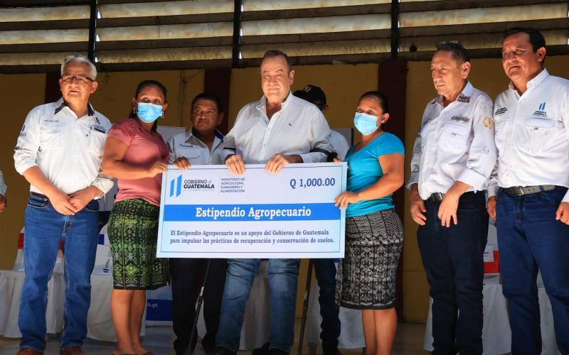 MAGA entrega Estipendio y alimentos en Suchitepéquez