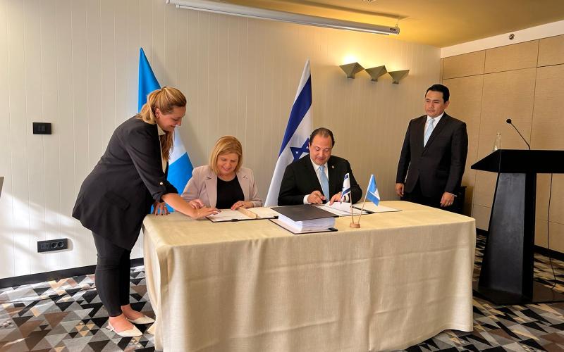 FIRMA DE TLC CON ISRAEL
