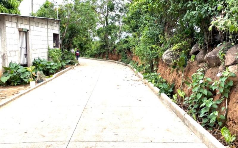 Fodes mejora caminos en Jutiapa