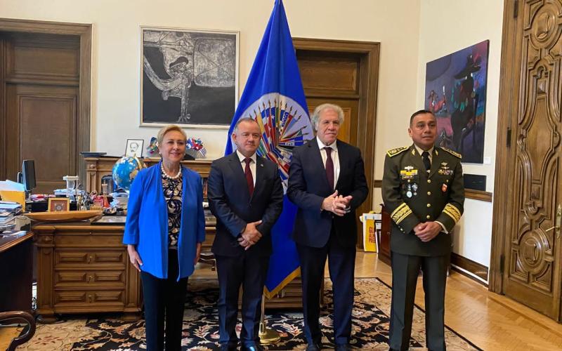 Gira de trabajo por EEUU del Ministro Napoleón Barrientos incluye presencia en entidades académicas