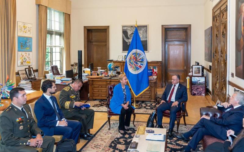 Visita del Ministro de Gobernación Napoleón Barrientos y delegación oficial a Estados Unidos