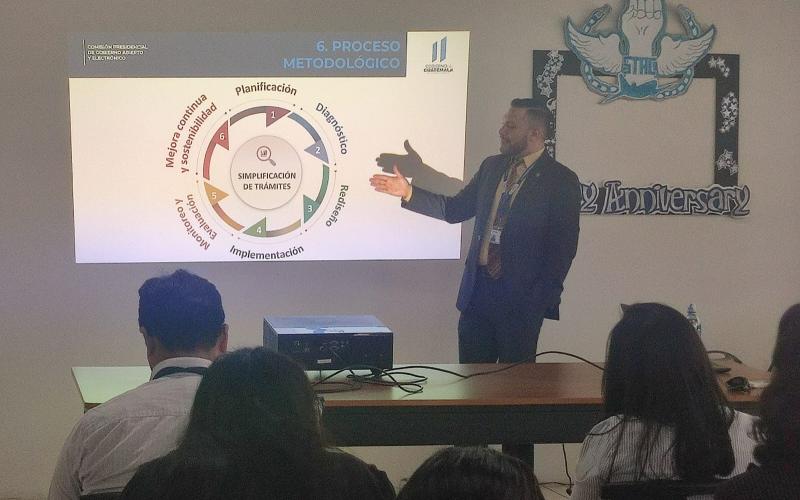 Lic. Eduardo Villatoro, Capacitación Fase 4