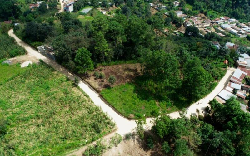 Fodes mejora camino en Comalapa, Chimaltenango