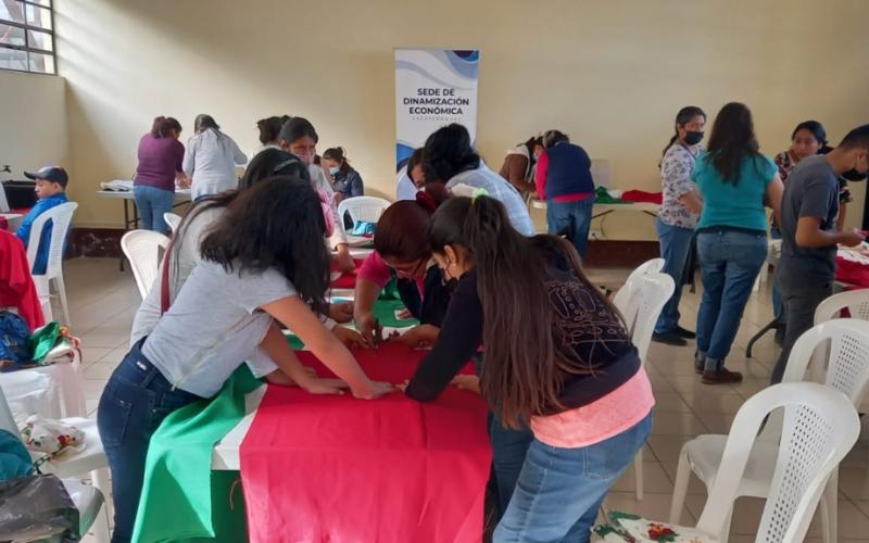 Mujeres emprendedoras fortalecen sus capacidades