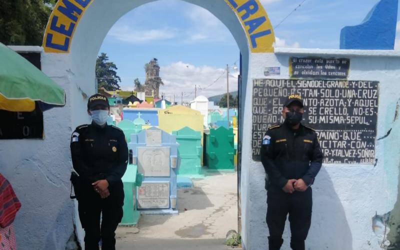 PNC refuerza operativos de seguridad en cementerios