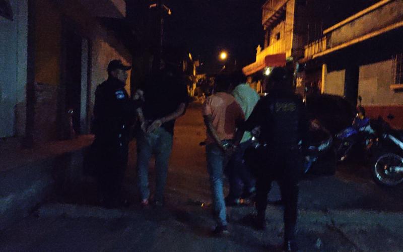 PNC recupera unidad de transporte pesado y captura a presuntos robafurgones