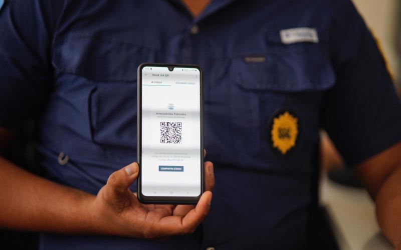 Sección de Antecedentes Policiales en Línea facilita obtención de documentos