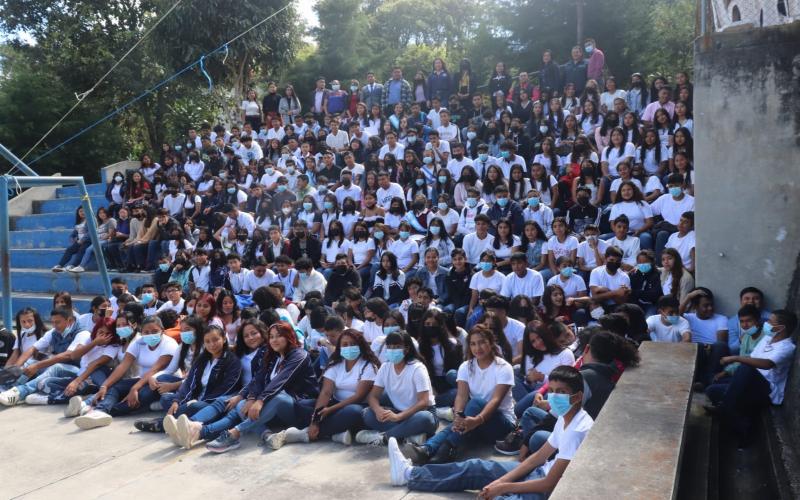 Nuevos Guardianes Ecológicos en San Pedro Ayampuc enfocan sus proyectos ambientales en la clasificación de desechos