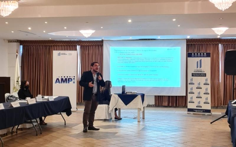 Viceministro del Agua impulsa el cumplimiento de las regulaciones ambientales en la cuenca del lago de Petén Itzá