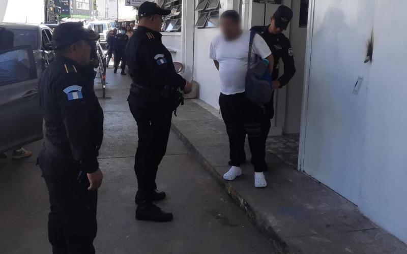 PNC expulsa del país a presuntos pandilleros salvadoreños