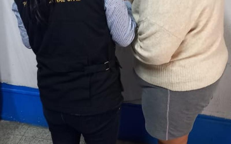 Investigadores policiales notifican a reclusas por nuevos procesos judiciales