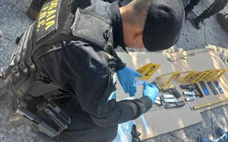 Capturan a tres personas por traslado de cocaína en Suchitepéquez