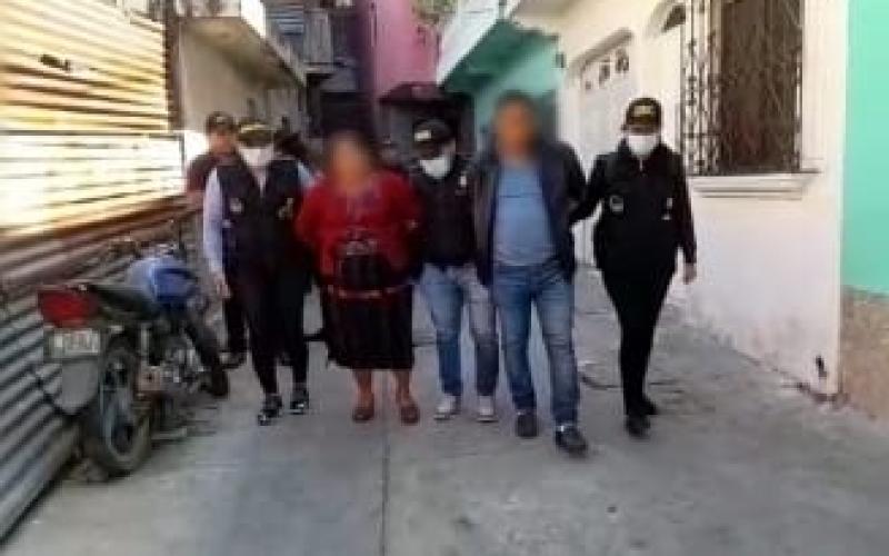 Dos personas fueron detenidas por emplear a menores de edad