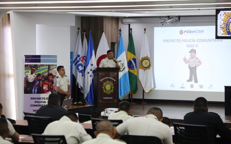 Capacitan a 2 mil 500 mandos de PNC en Proyecto de Policía Comunitaria Fase ll