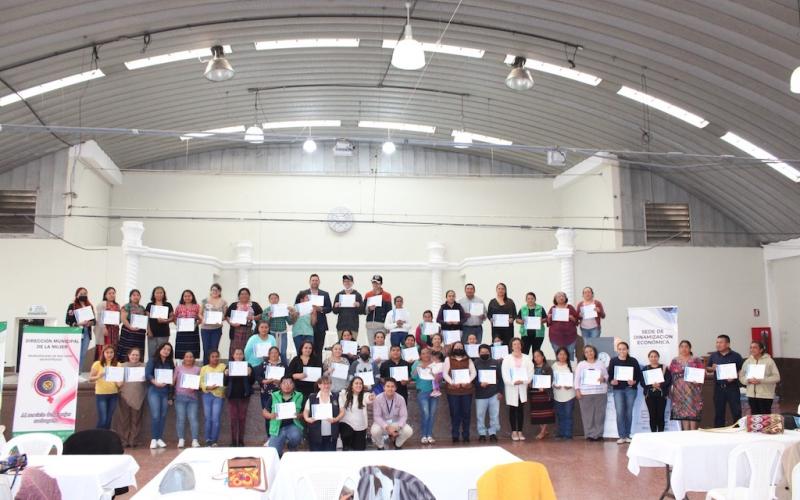 Mipymes se reunen en encuentro de emprendedores y mipymes en Sacatepéquez