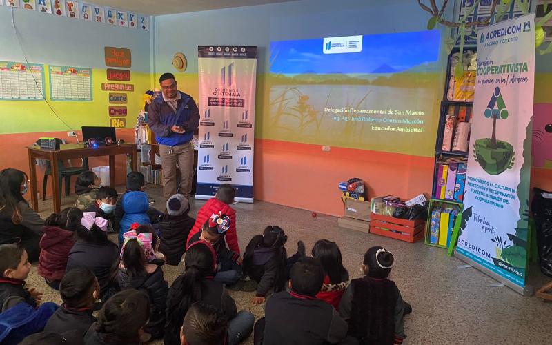 Delegaciones del MARN celebran el Día Mundial del Agua con actividades de concientización