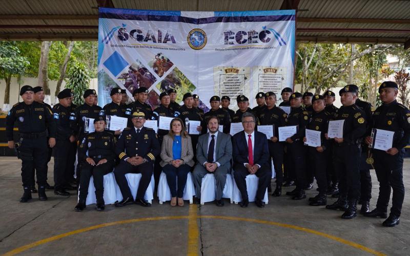 Agentes de la SGAIA se especializan en el manejo de sustancias químicas