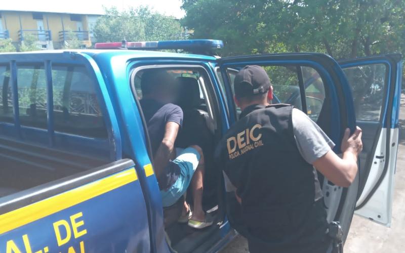 igadores capturan a dos personas, incautan droga y armas de fuego en allanamientos