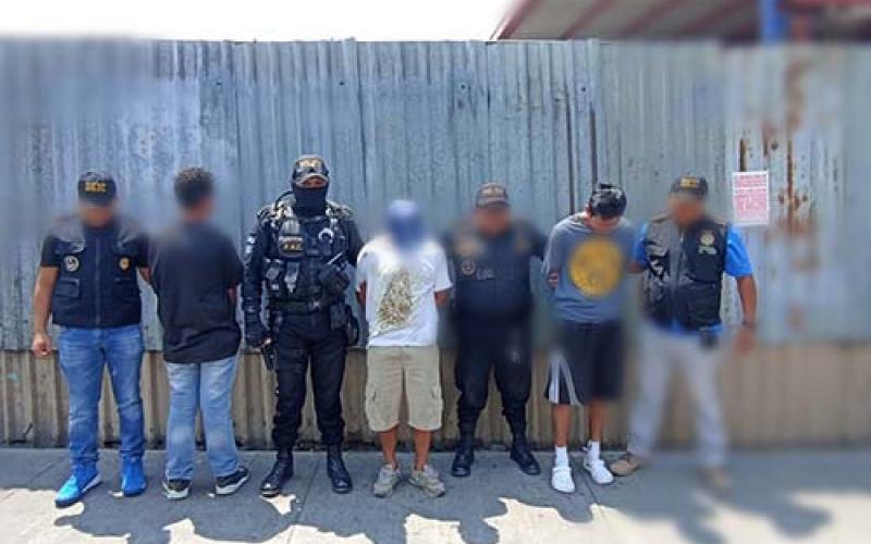 Pandilleros sorprendidos cuando recogían dinero de una extorsión