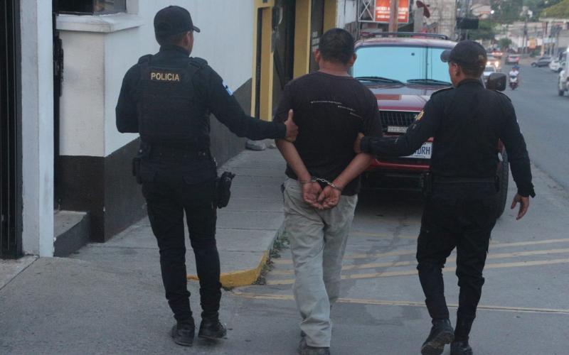 Detienen a presunto líder de banda dedicada a asaltar en Chiquimula