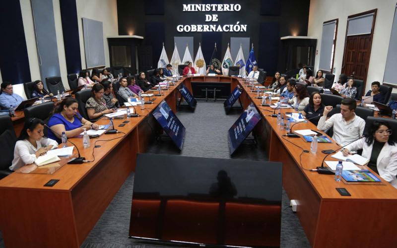 Personal del Mingob recibe diplomado sobre explotación sexual y trabajo infantil  