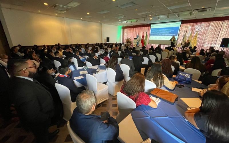 Salón en donde se lleva a cabo el encuentro, en Sololá.