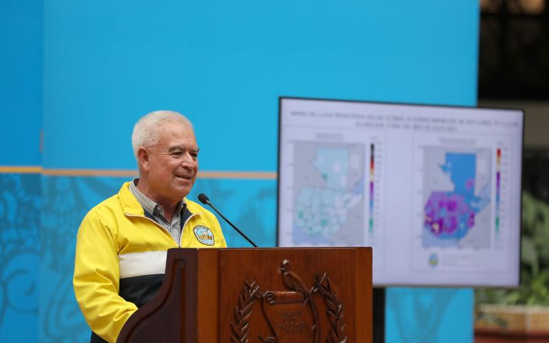 Cesar George, meteorólogo