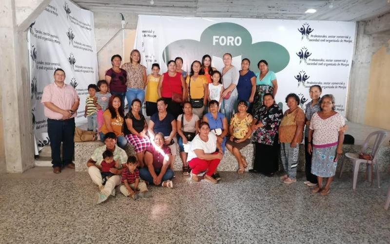 Emprendedoras reciben reconocimiento por capacitación en comercialización en jalapa