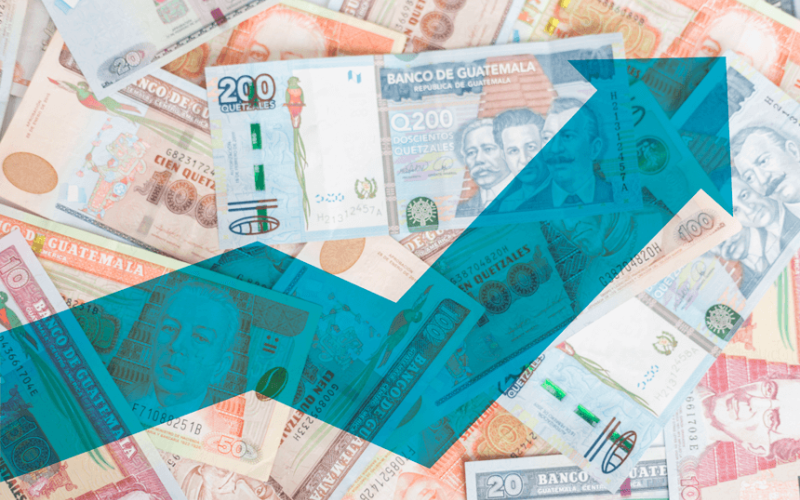 Billetes de Quetzal en diversas denominaciones