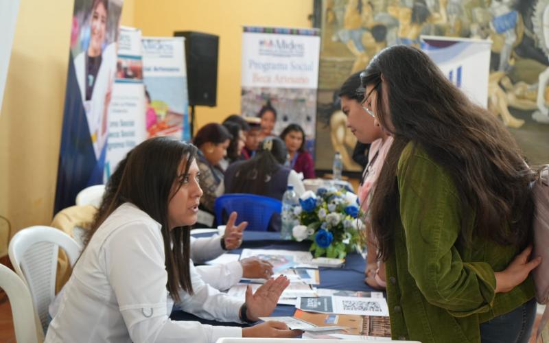 Jóvenes se informan sobre oferta académica en Huehuetenango