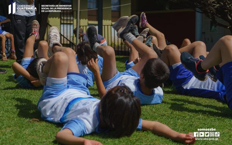 Los niños y niñas disfrutaron a lo grande