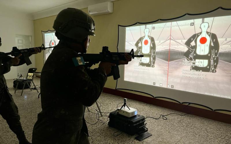 Ejército de Guatemala implementa el uso de simuladores de tiro virtual.
