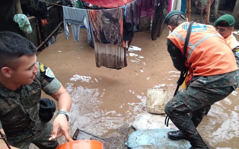 Ejército de Guatemala apoya emergencias suscitadas por lluvias en Jutiapa y Suchitepéquez
