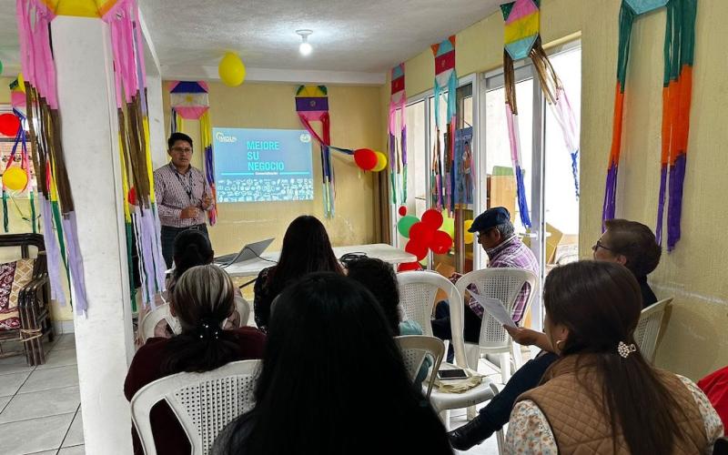 Emprendedores de Sacatepéquez reciben la capacitación 