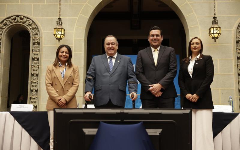 AUTORIDADES PARTICIPAN EN EL LANZAMIENTO DE PLATAFORMA 