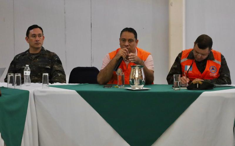 Se evalúan y coordinan acciones para fortalecer el combate de incendios forestales en Petén