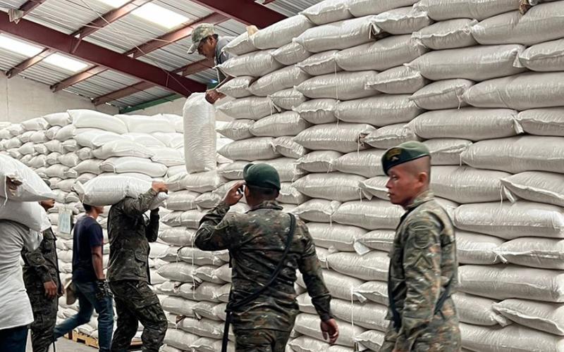 Seguimos distribuyendo alimentos por afectaciones de lluvias