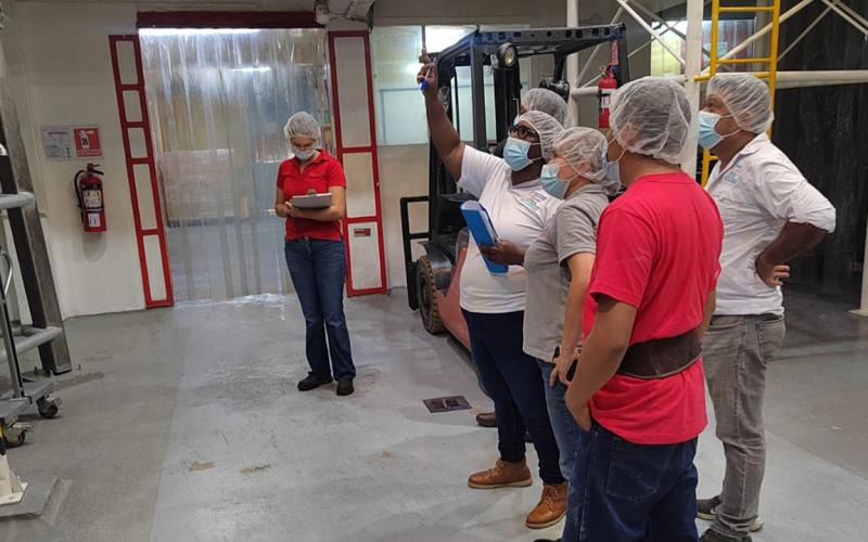 Empresa exportará miel a Costa Rica tras cumplir controles de sanidad