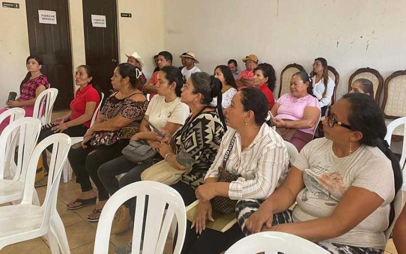 Fomentan el desarrollo comunitario