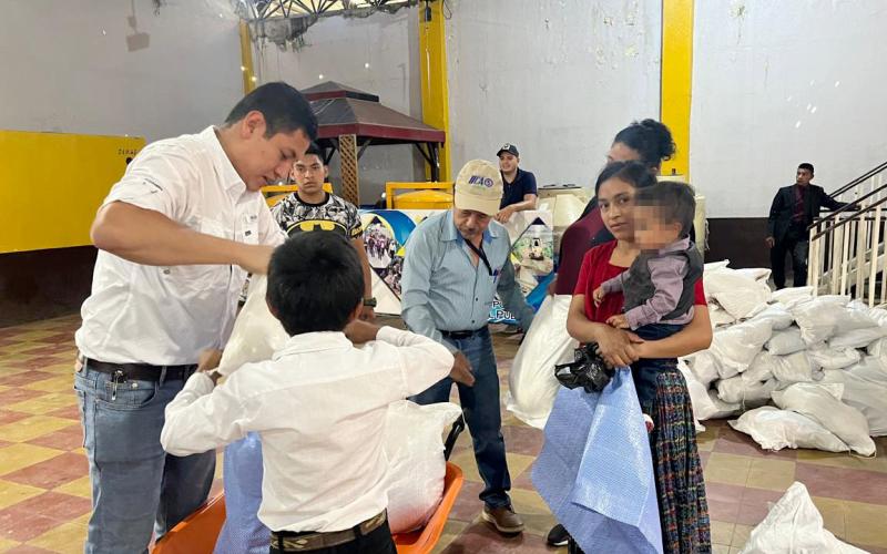 Continúa la entrega de alimentos a familias de niños y niñas con desnutrición aguda