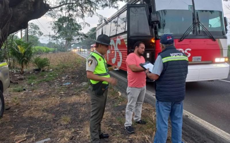 Viaja tranquilo y llega seguro: PROVIAL realiza operativos preventivos durante fin de año