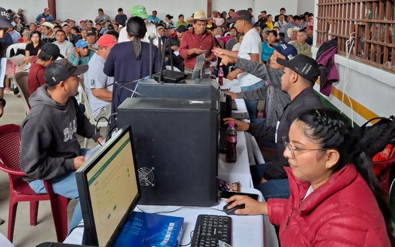 Avanza entrega de Fertilizante en Petén
