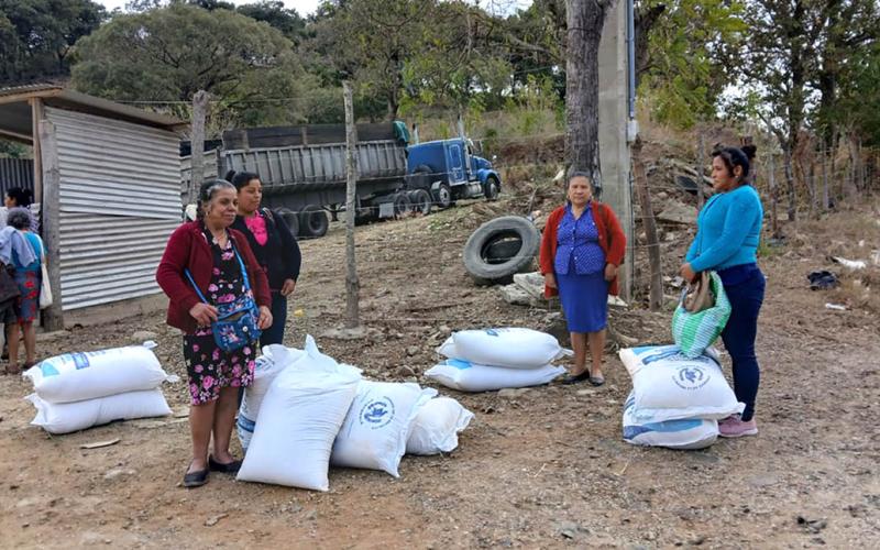 Productores de El Progreso y Zacapa reciben Bono Campesino