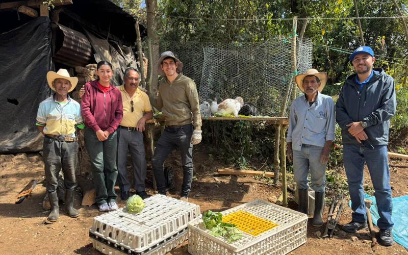 Crianza de conejos fortalecerá la seguridad alimentaria y la economía familiar