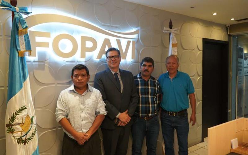 Capacitación impulsa entrega de expedientes para subsidios de vivienda en Petén 