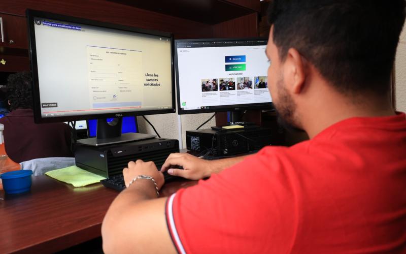 DGT invita a transportistas a actualizar sus datos de manera digital